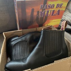 Men’s Size 8.5 Boots 