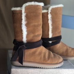 Size 8 Ugg Kookaburra  