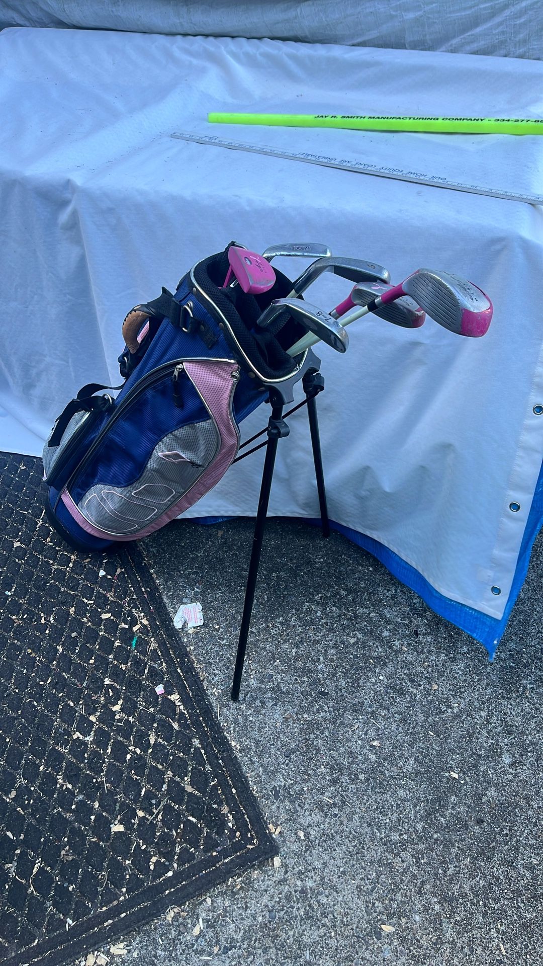 Girls RH Golf Clubs Complete W/Bag