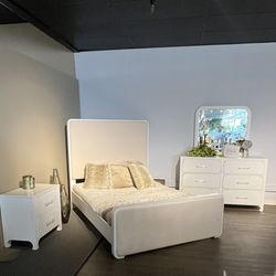 White 4PC Queen Bedroom Set