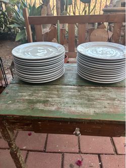 Lubiana plates bundle of 24