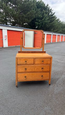 Nice antique  Dressing Dresser w Mirror