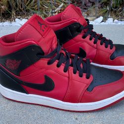 Air Jordan 1 Mid (Reverse Bred) Size 10.5