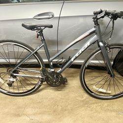 Fuji Absolute Women/girls bike. Size S/M. 3x9 speed. Excellent
