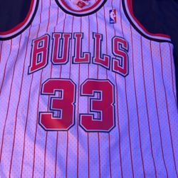Mitchell & Ness 1995-96 Scottie Pippen jersey