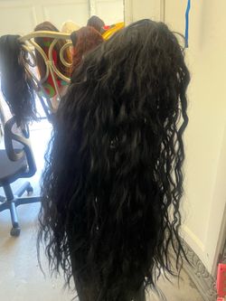 Black wavy wig