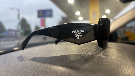 Prada PR 17WS BEST SELLER FRAME Black LENSES Grey