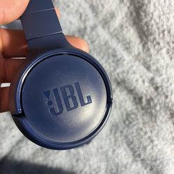 JBL TUNE510 bt headphones