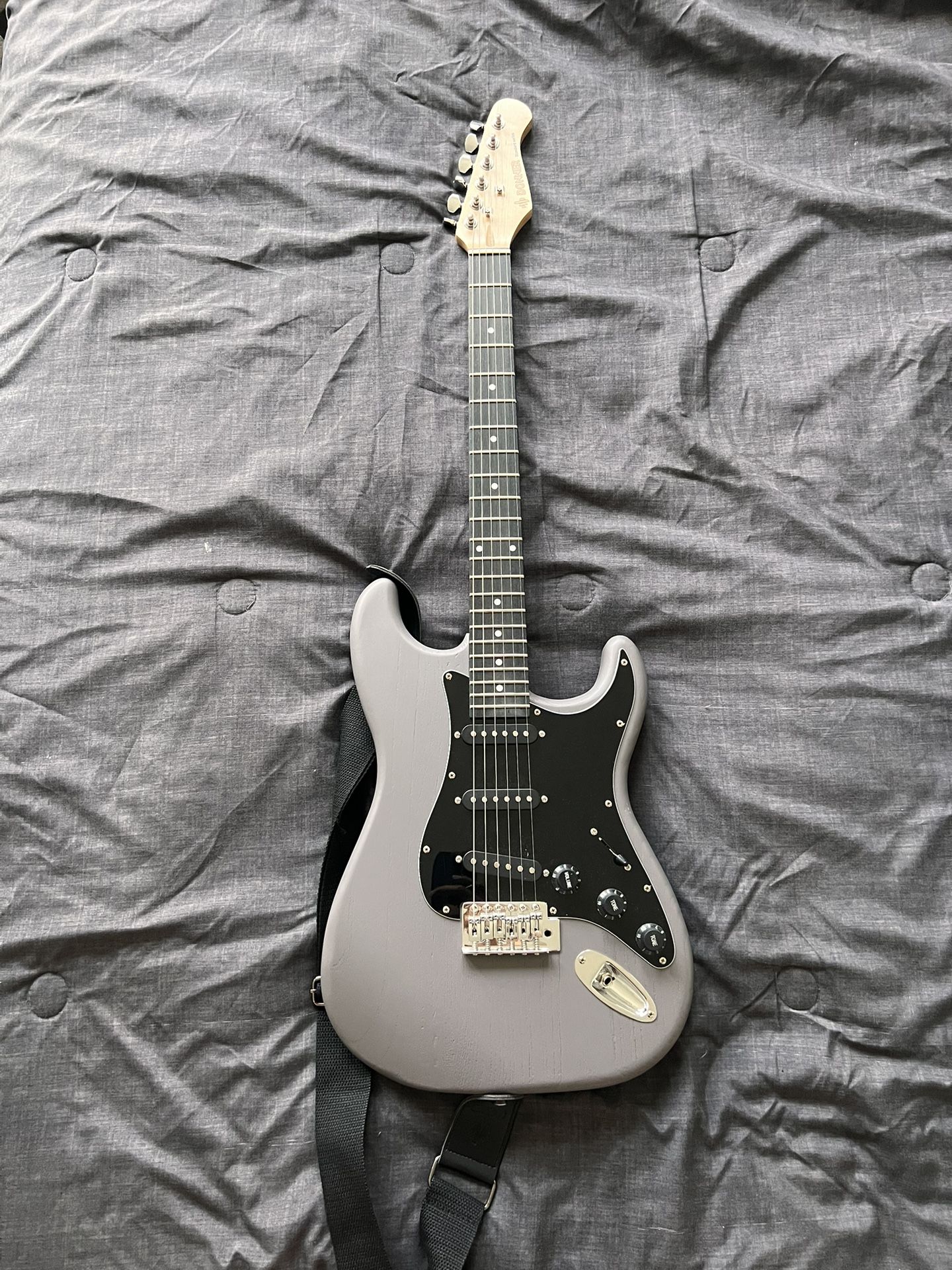 Donner DST-80 ST Electric Guitar