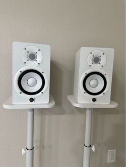 Yamaha HS5s