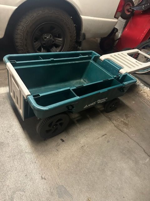 Ames Planters Gardening Wagon