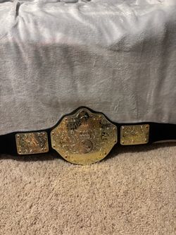 WWE Heavyweight Championship Wrestling toy belt
