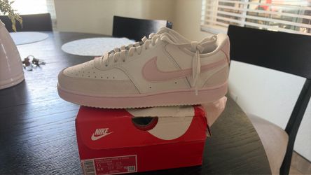 W nike  court vision low suede