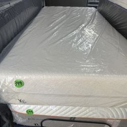 TWIN XL TEMPURPEDIC CLOUD MATTRESS & BOX SPRING BED SET