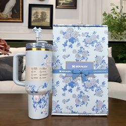 stanley 40oz Water Bottle In Box | Leakproof | Easy To Carry | Super Insulation Makes A Great Holiday Gift