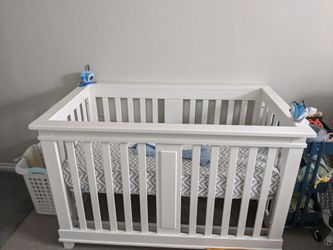 Pali Lucca – Forever Crib white missing hardware