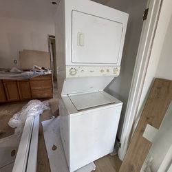 Stackable working brand fridgeair washer and dryer
