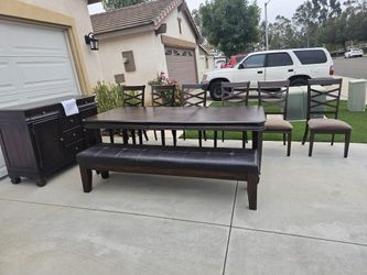 Dining room table,chairs, dinette,bench
