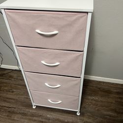 Clothes cabinet for girls