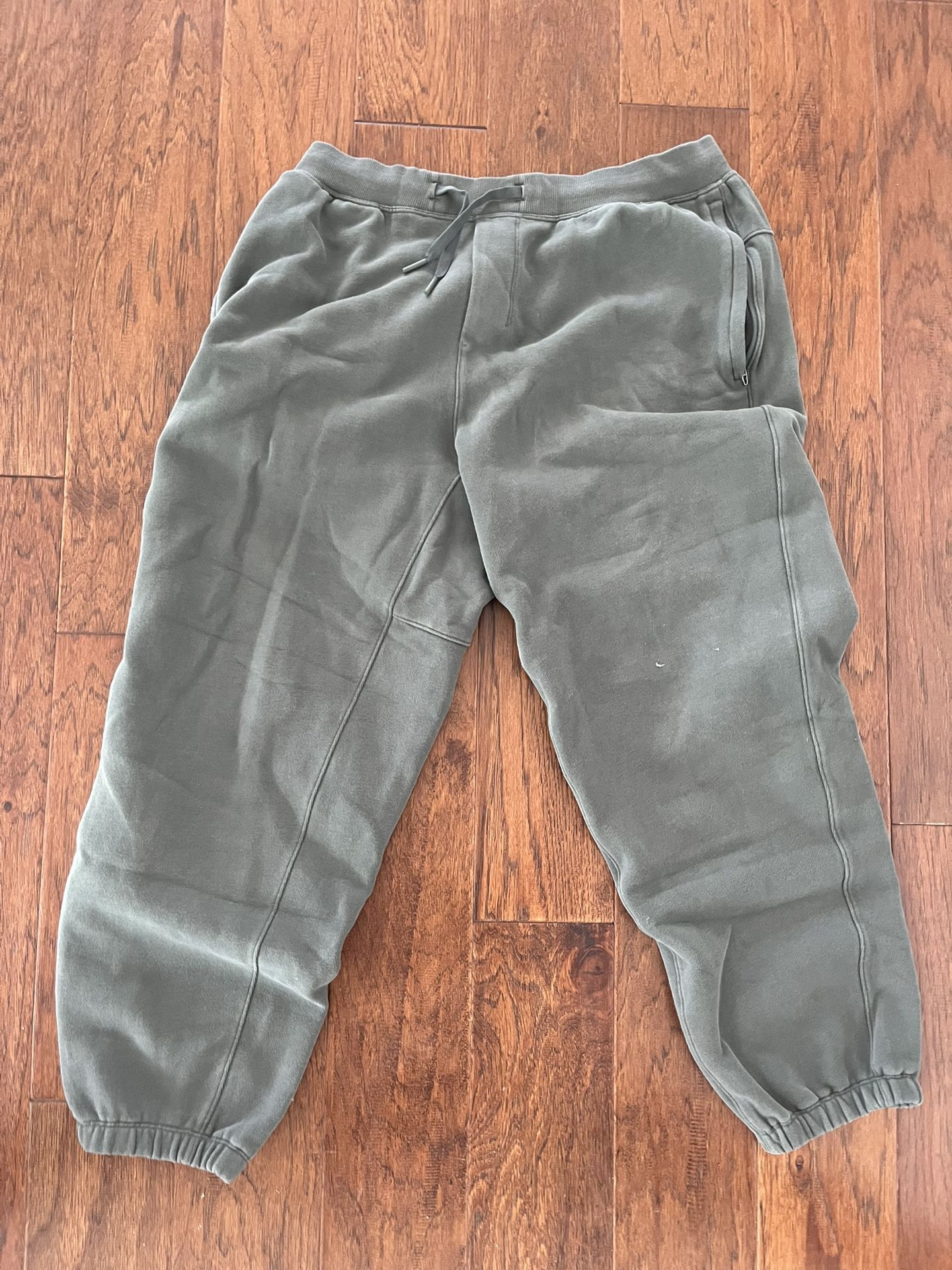 Lululemon joggers 
