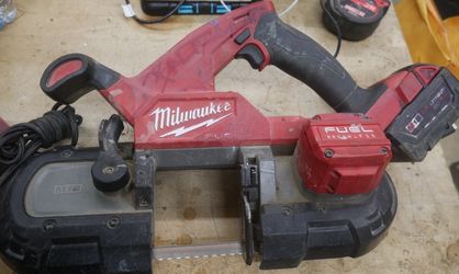 MILWAUKEE BAND SAW 2829-20 W 3.0AH BATTERY PRE OWNED F(contact info removed)3