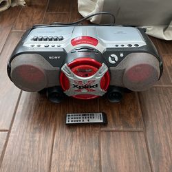 SONY XPLODE CD-RADIO-CASSETTE BOOM BOX