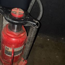 20 Ton Air/Hydraulic Bottle Jack