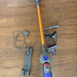 Dyson V8 Absolute 