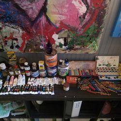 TONS OF OIL PAINTS, CHALK, WATERCOLOR, CRAYONS, THINNING PRODUCTS, AND PAINT TRIANGLES FOR SALE CHEAP