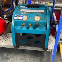 Pneumatic Air Compressor 4.2 Gallon MAC2400