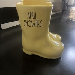 UFT Rea Dunn HTF April Showers Candle Or 45.00