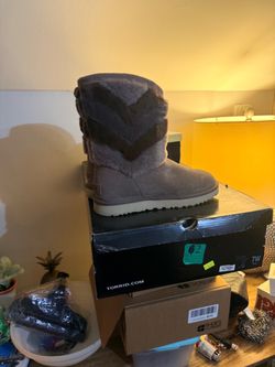 Purple Short Winter Boot Size 7W
