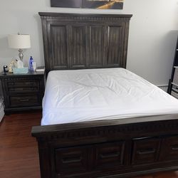Queen Bedroom Set