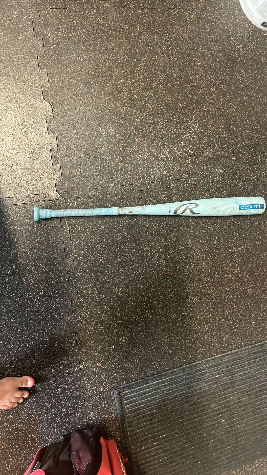 Clout Ai 32 Inches