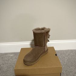 Women’s UGG Boots (Sz 7)