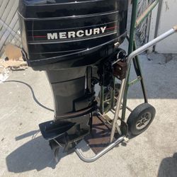 Outboard motor very few hours excellent condition