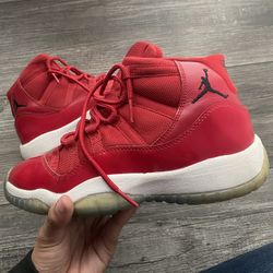 Red Air Jordan 11 50$