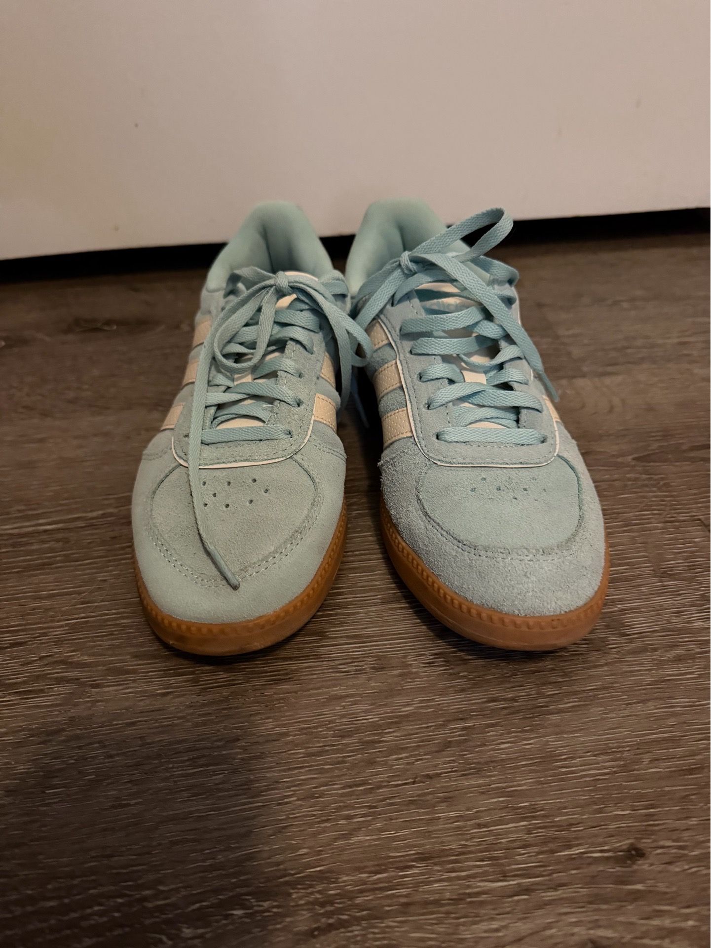 Women’s Adidas size 7