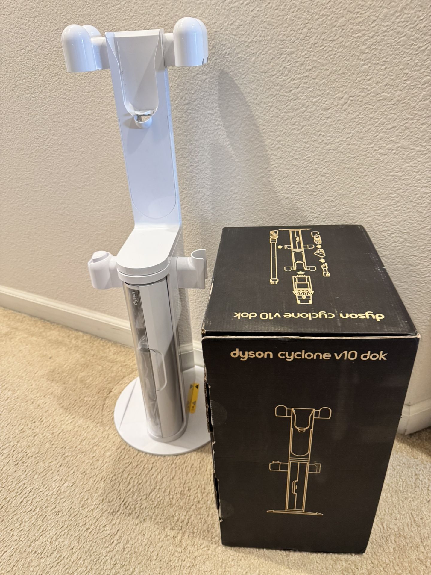 Dyson V10 Vacuum Docking Station Dyson Dok Like New