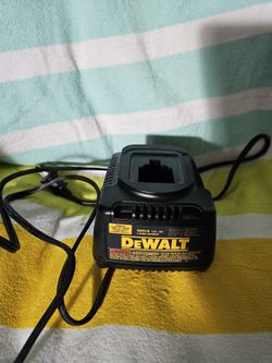 New DW 91008 18V One Hour Charger