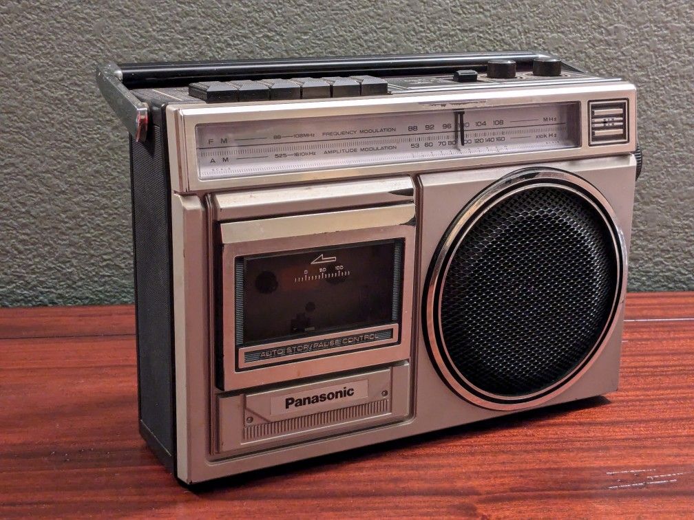 Vintage Panasonic RX-1280 boombox cassette player / radio