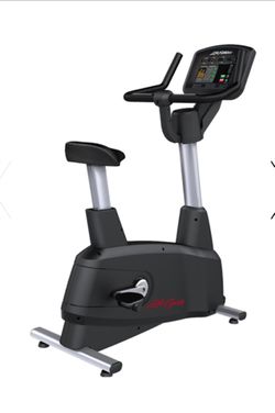 Life Fitness club series bike