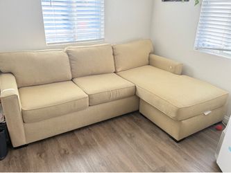Reversible chaise sectional