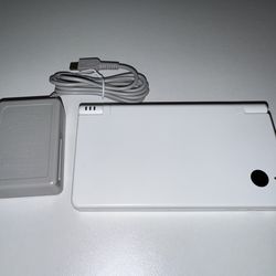Nintendo DS i (White with Charger) *No Games