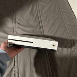 XBOX ONE S+CONTROLLERS+GAMES