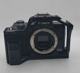 CANON EOS M50 21.1MP APS _ MIRRORLESS CAMERA BODY ONLY