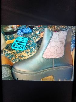 Lucy Chelsea coach boots
