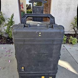 Pelican 1660 case/ Rolling Wheels