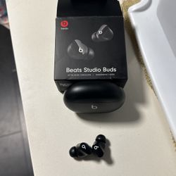 Beats Studio Buds 