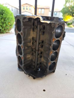 Original 1970 Cast Iron Chevy 350 4 Bolt Small Block V8 Engine Block